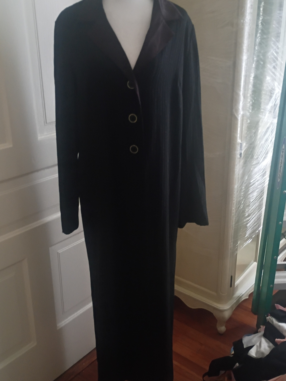 Vintage SL Fashions Black Duster with Button Front